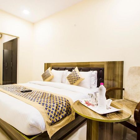 Fabhotel Signature Cyber Park 德里 外观 照片