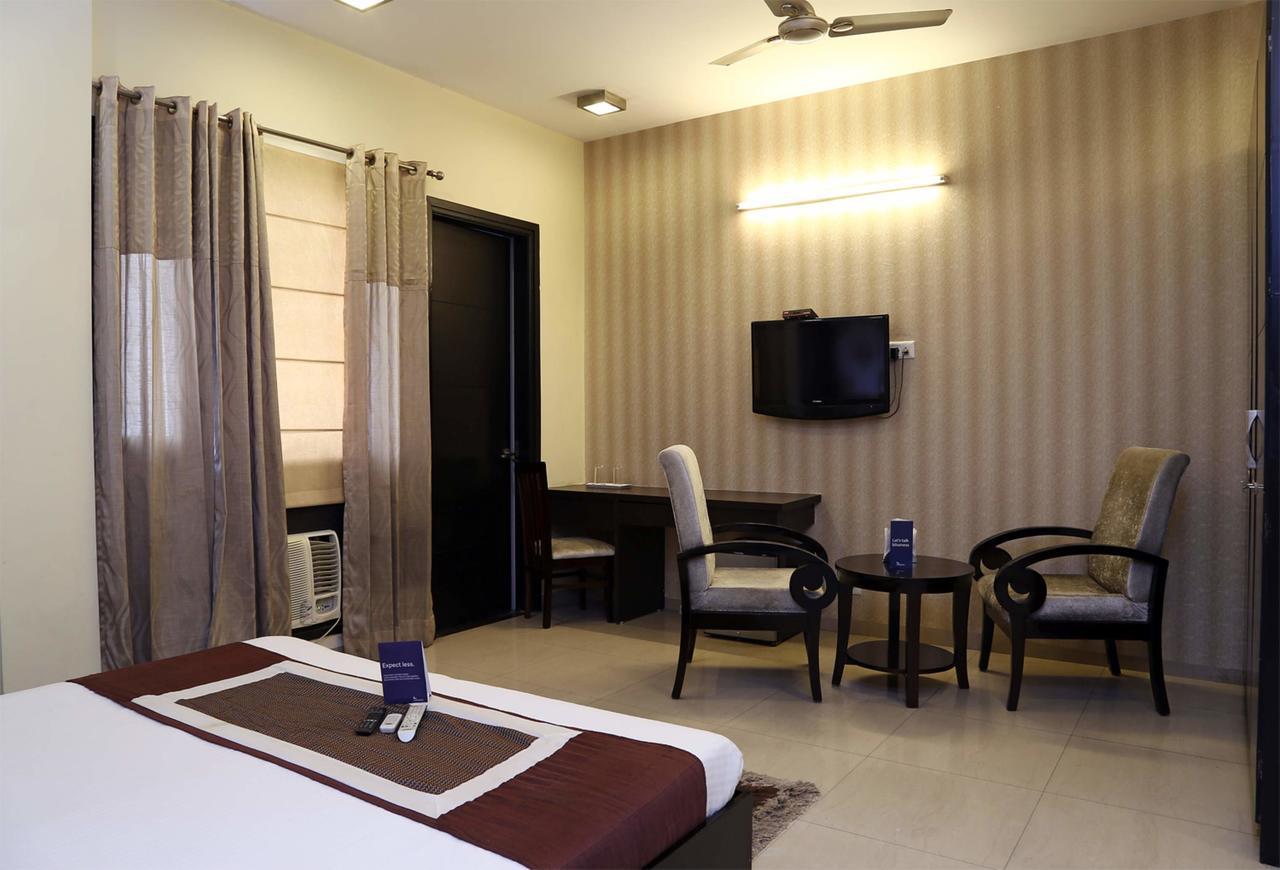 Fabhotel Signature Cyber Park 德里 外观 照片