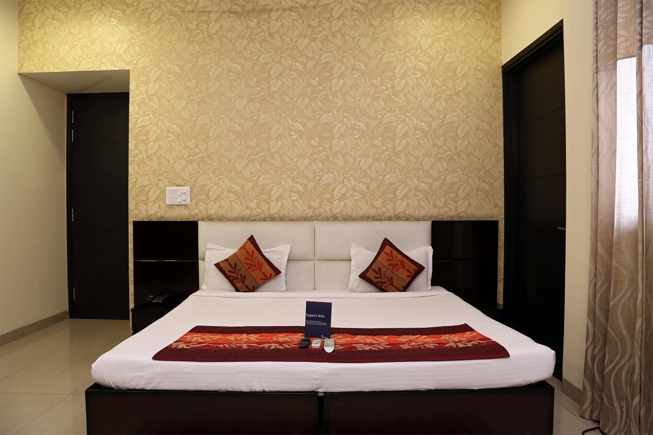 Fabhotel Signature Cyber Park 德里 外观 照片