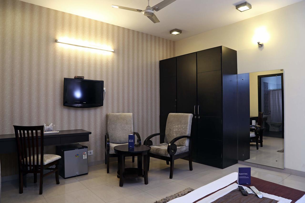 Fabhotel Signature Cyber Park 德里 外观 照片