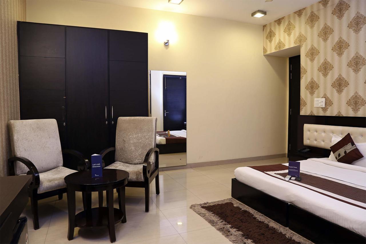 Fabhotel Signature Cyber Park 德里 外观 照片
