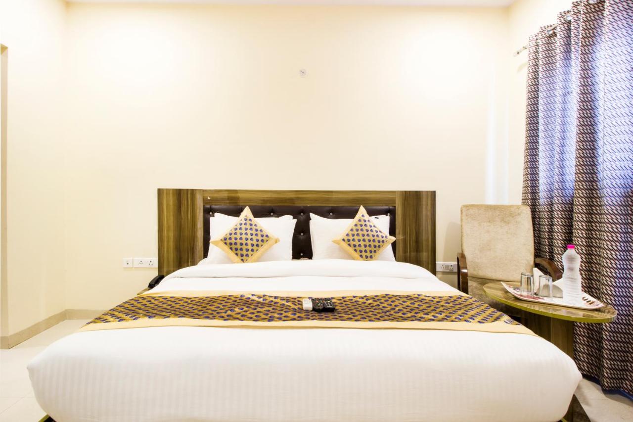 Fabhotel Signature Cyber Park 德里 外观 照片