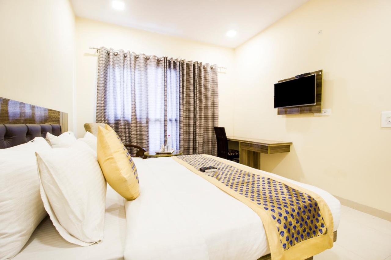 Fabhotel Signature Cyber Park 德里 外观 照片