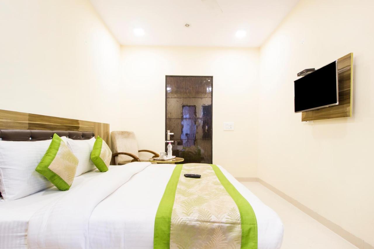 Fabhotel Signature Cyber Park 德里 外观 照片