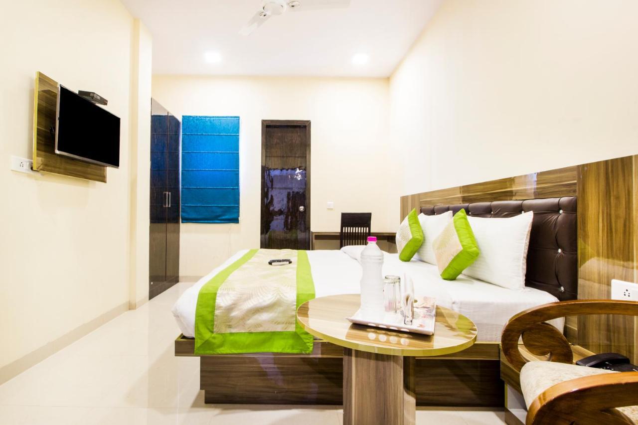 Fabhotel Signature Cyber Park 德里 外观 照片