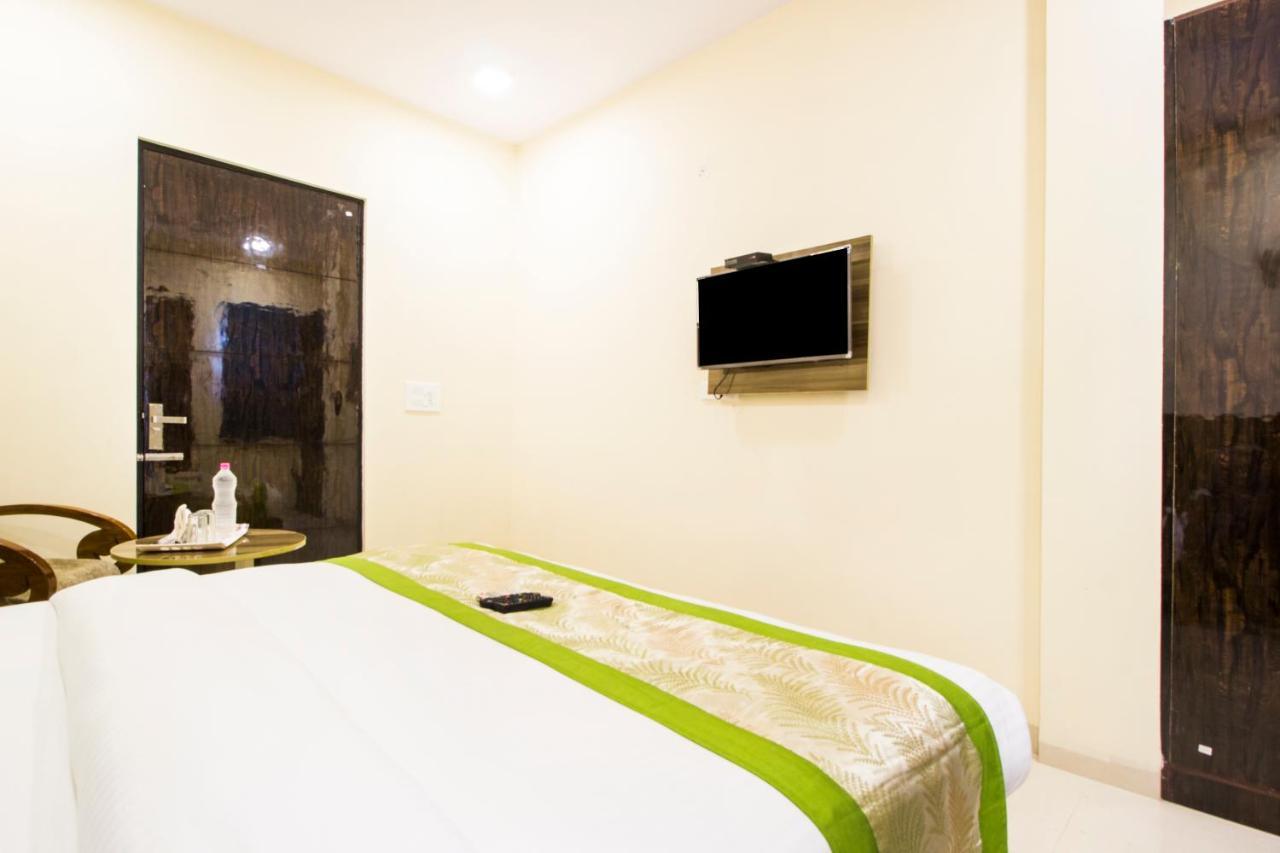 Fabhotel Signature Cyber Park 德里 外观 照片