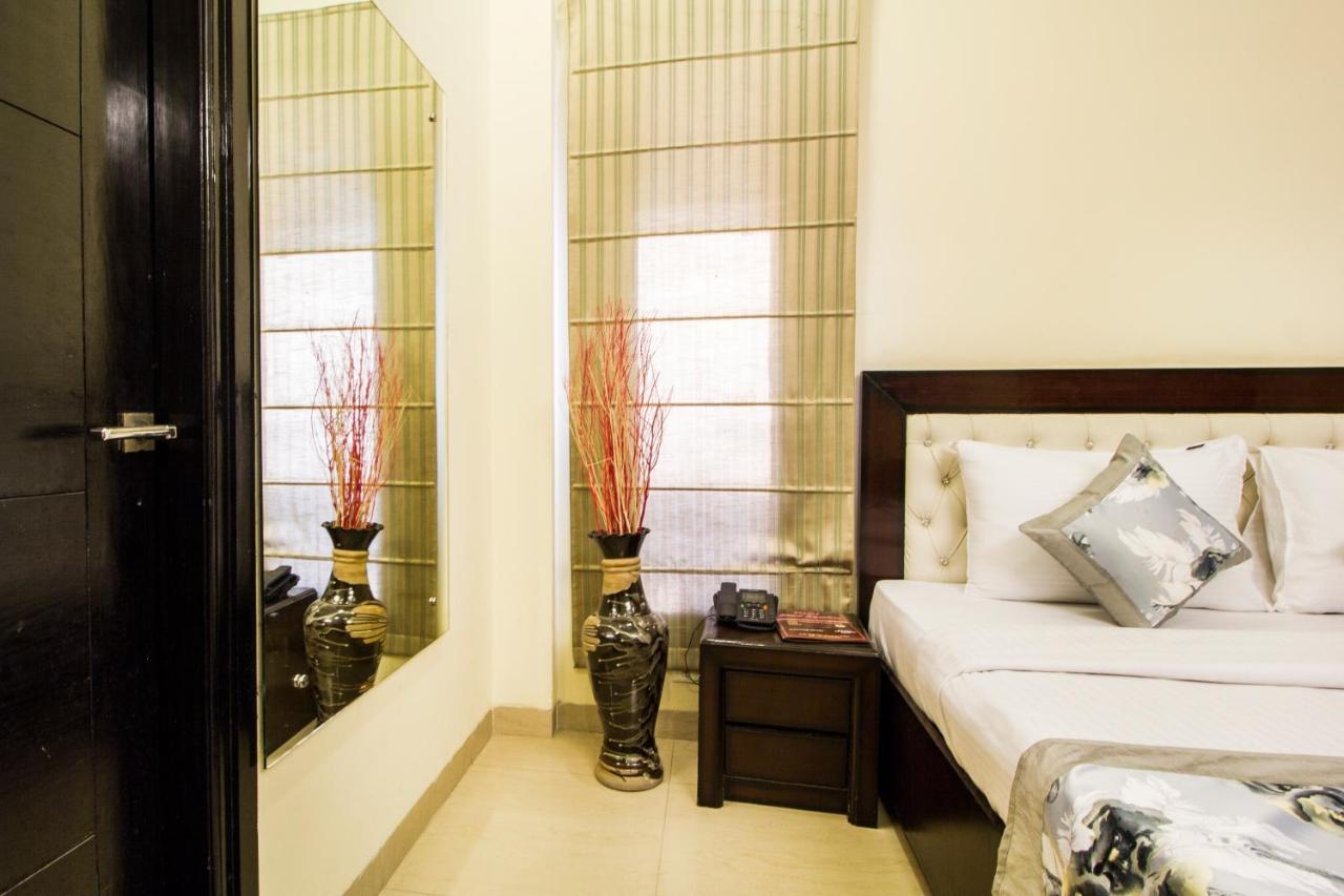 Fabhotel Signature Cyber Park 德里 外观 照片