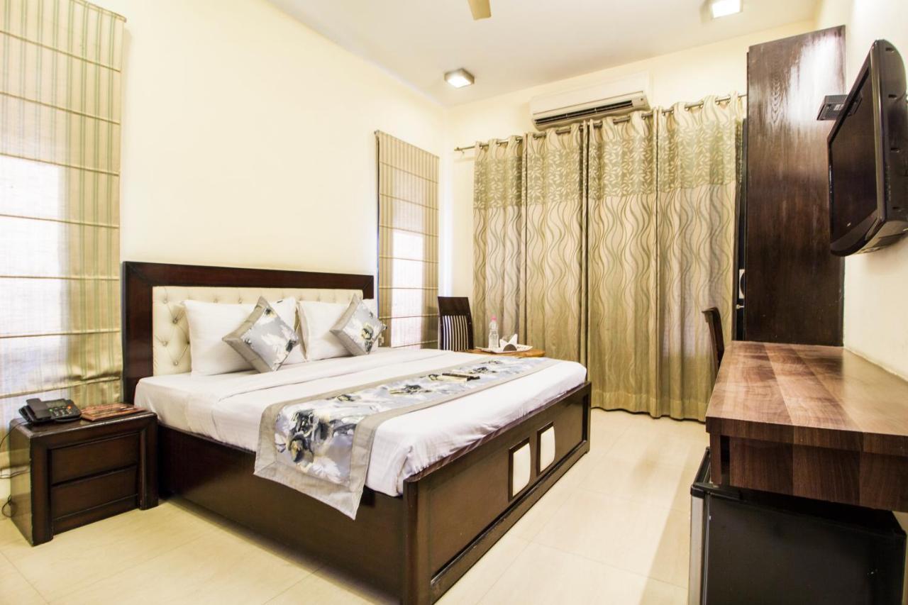 Fabhotel Signature Cyber Park 德里 外观 照片